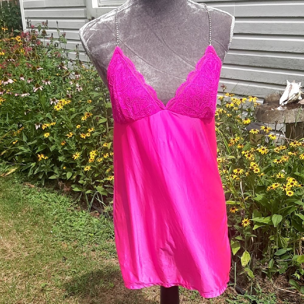 La SENZA💖RHINESTONE STRAPS💖Vibrant Pink Lace Trim Chemise Size M